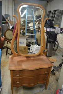 lot 202 image: Antique 2-Drawer Vanity with Swivel Mirror