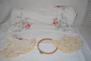 lot 187 image: Hand Embroidered Oval Dining Tablecloth, Knitting Circle and Doilies