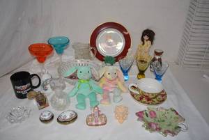 lot 188 image: Misc. Lot of Knick Knacks Trinket Boxes, Harley-Davidson Mug, Glassware, Beanie Bunnies and More