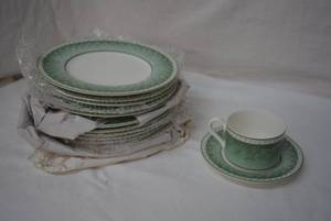 lot 45 image: Fitz and Floyd Garden Greens Set - Salad Plates and Cup and Saucer