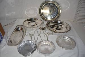 lot 47 image: Silverplate Serving Plates
