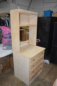 lot 214 image: Office Furniture - File Cabinet (26.5W x 30T x 22D) and Hutch (26W x 35T x 10 D)