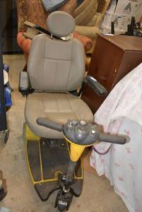 lot 31 image: Sonic Mobility Scooter consigner said, It works just needs a new battery. was used less than five hours per consigner.
