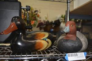 lot 264 image: Pair of Wooden Ducks
