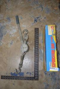 lot 268 image: Tools Reciprocating Saw, Steel Construction Square, Pulley