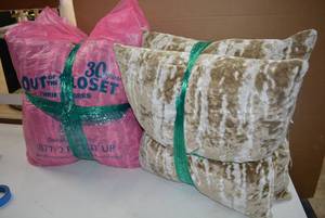 lot 287 image: Set of 5 Goose Down Designer Pillows 18x18 (Zippered Covers)
