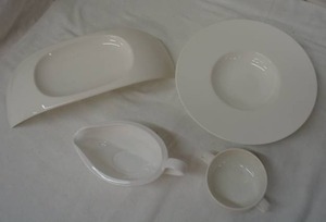 lot 291 image: Villeroy & Boch 1748 Porcelain Dishes including fruit bridge