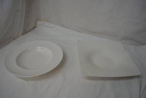 lot 292 image: Villeroy & Boch 1748 Porcelain Serving Plates