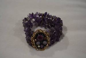 lot 333 image: Amethyst chip multi-strand bead stretch bracelet