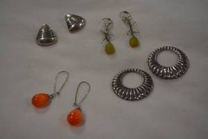 lot 337 image: (4) Sterling Silver earrings (unmarked)