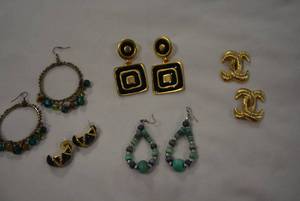 lot 340 image: (5) pairs of earrings (unmarked). Varied style, makers and materials