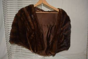 lot 320 image: Vintage Mink Stole with Monogram, see pictures