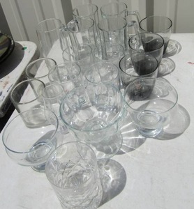 lot 68 image: Glass and mug lselection