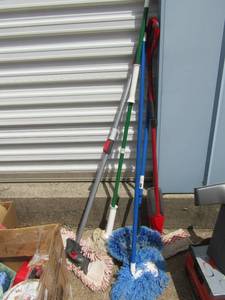lot 75 image: Lot of mops and dusters.