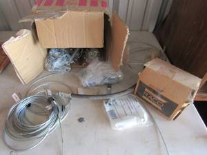 lot 90 image: Cable- Flexural 14  500 PSI air hoses x 3, Box of exposed work covers NEW raised  12 duplex receptacles