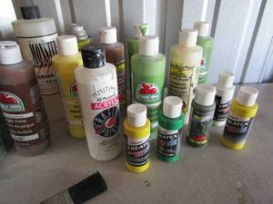 lot 94 image: Used paint lot assorted and container of corks
