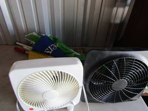 lot 107 image: Two O2 COOL  fans -  1 electric  one battery powered and 3 umbrellas because why not