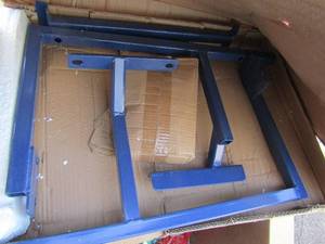lot 115 image: NEW blue motor stand