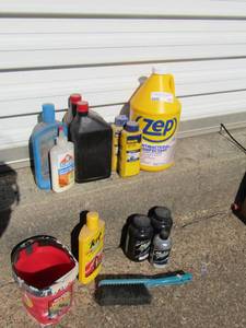 lot 117 image: Car clean lot- Pail, Moto Storm car custom finish and clear coat 2, car wax and 2qts. Motor oil