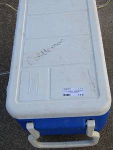 lot 118 image: Coleman insulated rolling coolers (icesheat) with extended handle