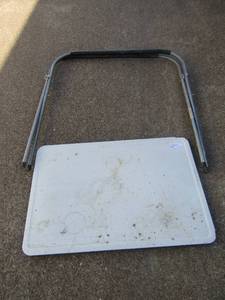 lot 121 image: Folding Paint stand 36x24 & metal counter top