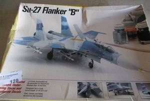 lot 128 image: SU-27 FlLANKER  B model jet