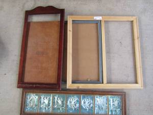 lot 135 image: 33x8 welcome sign 28x14 calendar holder, 10x11 gray photo frame 2 sided wood frame