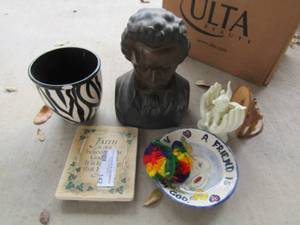 lot 142 image: 11 head statue Zebra cup and wall art