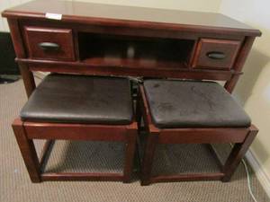 lot 9 image: Desk  30x48x19 Has 2 drawers open middle storage keyboard right side has small break comes with 2 stools 17x20x17 black seating