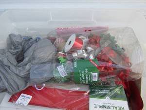 lot 26 image: Tub of gift bags, boxes, ribbon and gift string