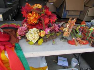 lot 44 image: Fall dcor door wreath floral arrangements table dcor and more