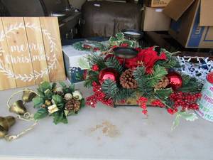 lot 46 image: HOLIDAY LOT - CENTERPIECE, DOOR HANGER, SIGN, LIGHTS & MORE
