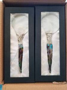 lot 3 image: New in Box magnifying glasses with Murano glass handles