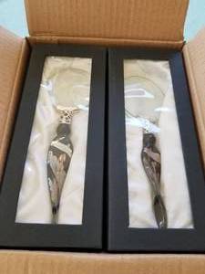 lot 80 image: New in Box magnifying glasses with Murano glass handles