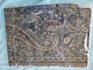 lot 182 image: Pashimina Scarf - new