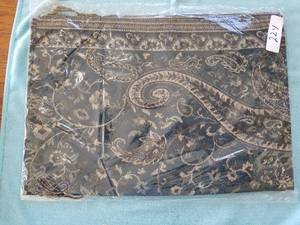 lot 224 image: Pashimina Scarf - new