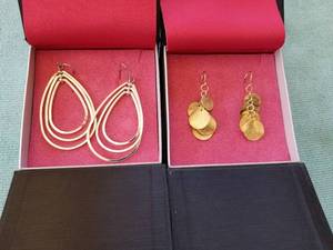 lot 230 image: Niki Chu earring sets (2) - new in box