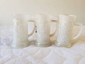 lot 241 image: Selection of 3 mother of pearl glass mugssteins