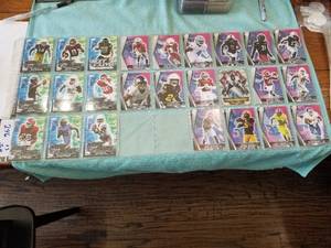 lot 246 image: Selection of football cards - rookies and future rookies
