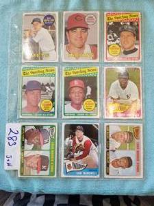 lot 283 image: Selection of older baseball cards