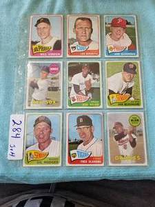 lot 284 image: Selection of older baseball cards