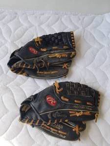 lot 379 image: Baseball-Softball gloves - (C)