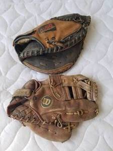 lot 376 image: Baseball-Softball gloves - (E)