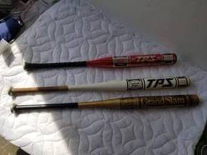 lot 381 image: Baseball-Softball bats