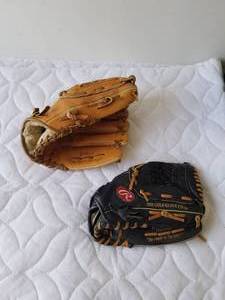 lot 384 image: Baseball-Softball gloves - (F)