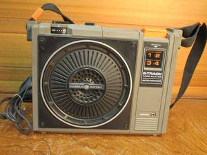 lot 8 image: VINTAGE GE AUTO-ADVANCE 8-TRACK PLAYER