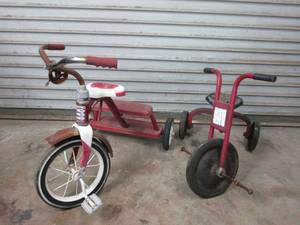 lot 57 image: VINTAGE TRICYCLE, SEE PICS FOR CONDITION