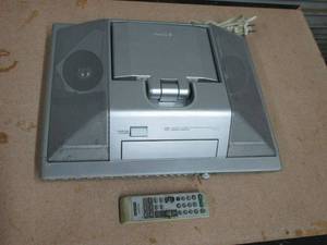 lot 21 image: SONY UNDERCABINET KITCHEN 7 LCD-TVCDCLOCK RADIO WITH REMOTE