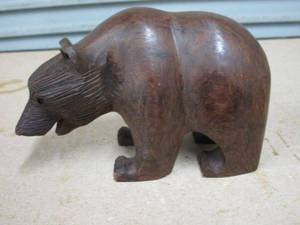 lot 29 image: HAND CARVED HARDWOOD BEAR SCULPTURE