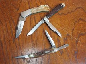 lot 68 image: VINTAGE VALOR SUPER SPORT FOLDING KNIFE, WESTERN U.S.A. KNIFE MARKED STAINLESS W238 ON BLADE, VINTAGE CASE XX 3 BLADE KNIFE W BONE HANDLE, BLADE MARKED 6318SS PU